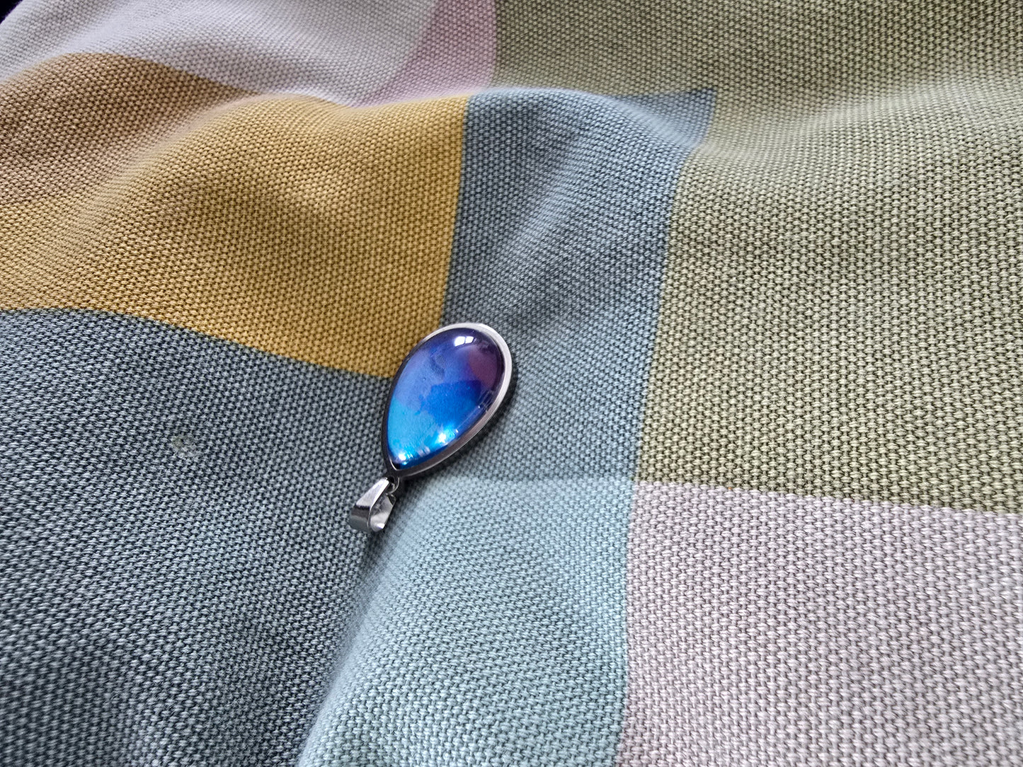 Unikat Acryl Anhänger Halskette Cabochon 21 x 18 mm
