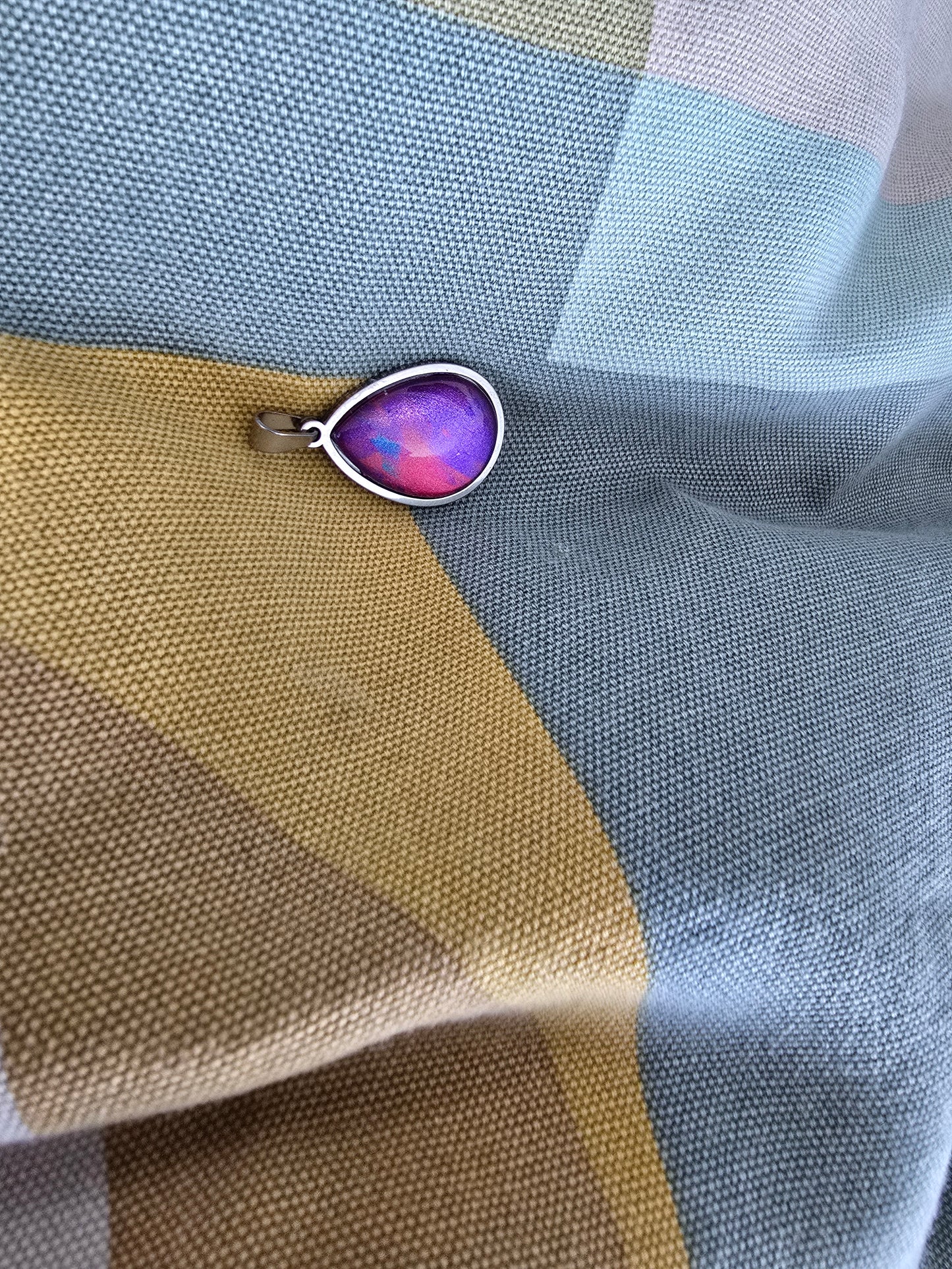 Unikat Acryl Anhänger Halskette Cabochon 21 x 18 mm