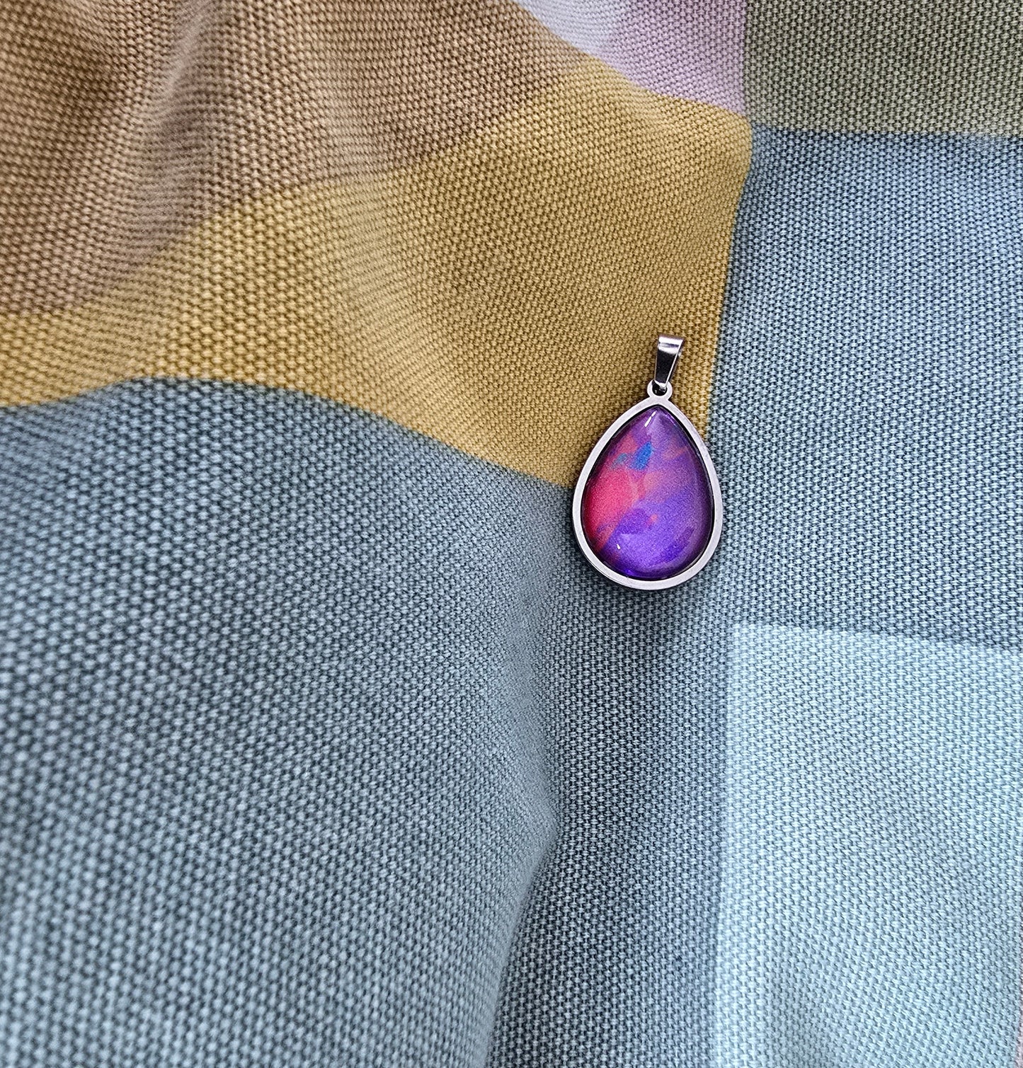 Unikat Acryl Anhänger Halskette Cabochon 21 x 18 mm
