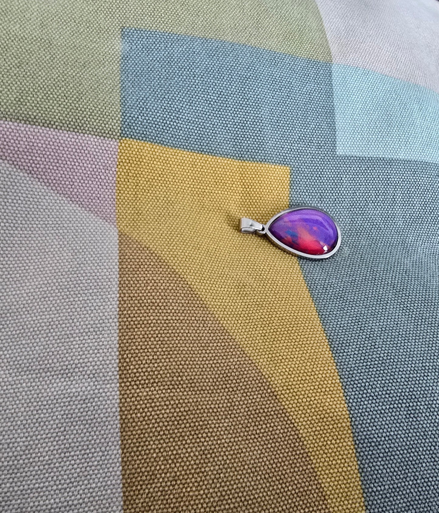 Unikat Acryl Anhänger Halskette Cabochon 21 x 18 mm