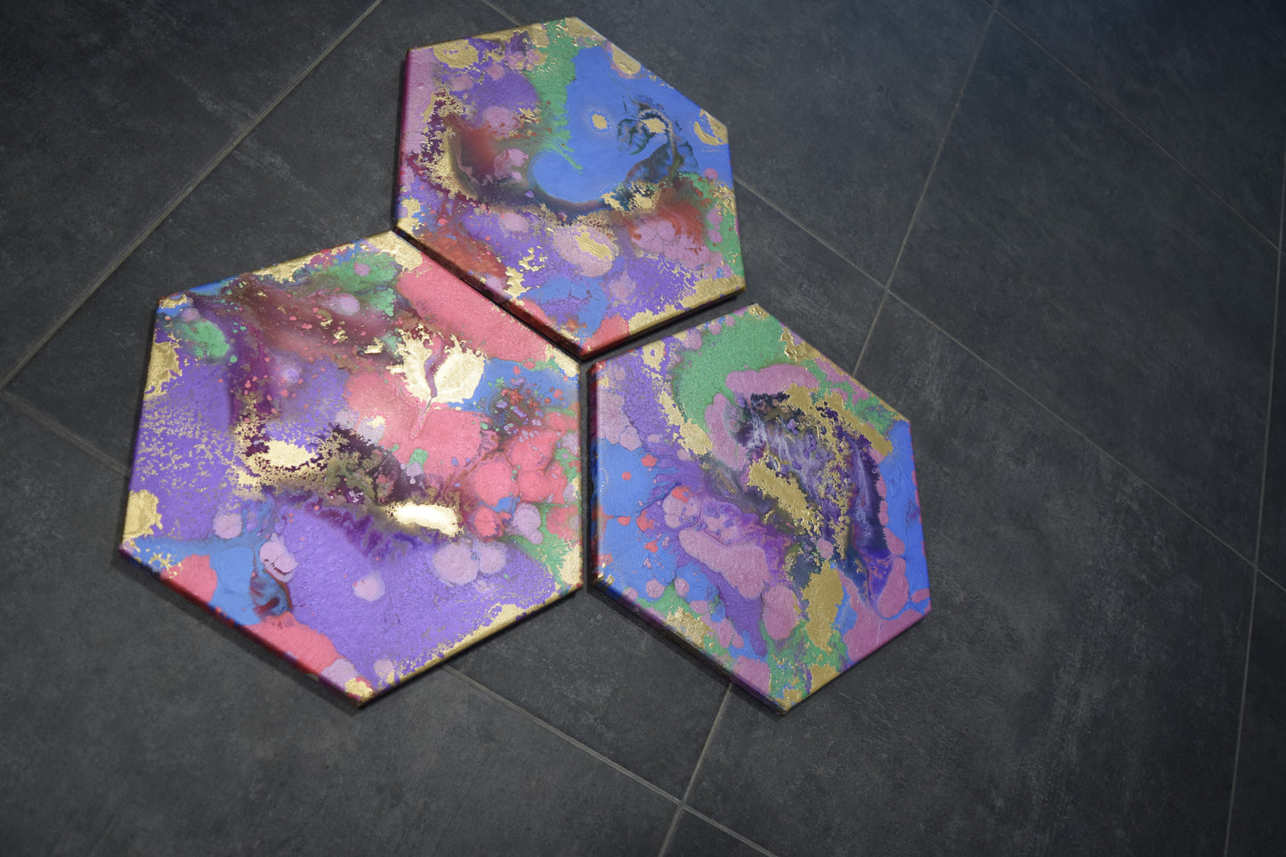 Leinwand Wandbild Acryl Arcylpouring Aryclleinwand mit Gold Highlights "six-colored"