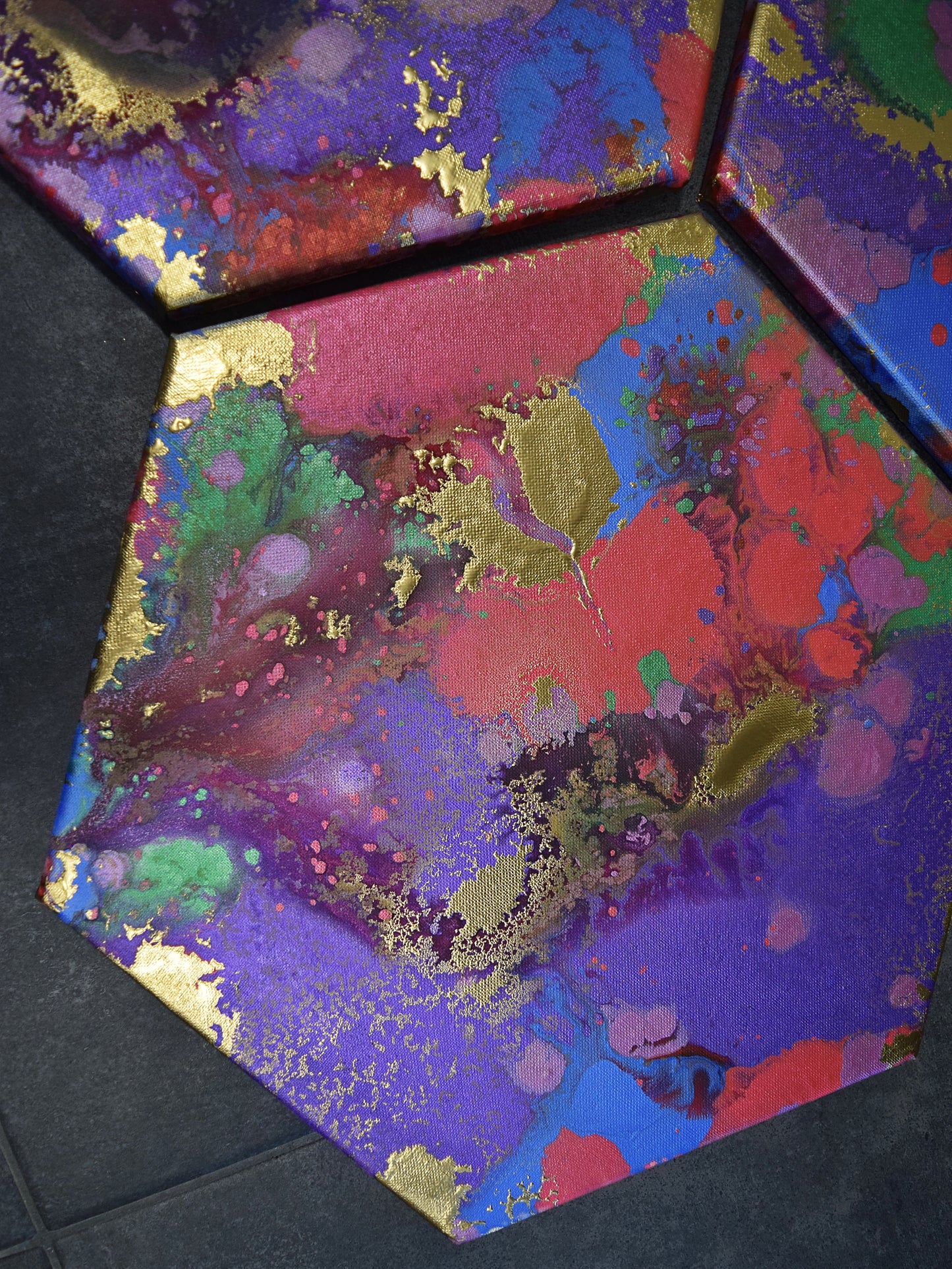 Leinwand Wandbild Acryl Arcylpouring Aryclleinwand mit Gold Highlights "six-colored"