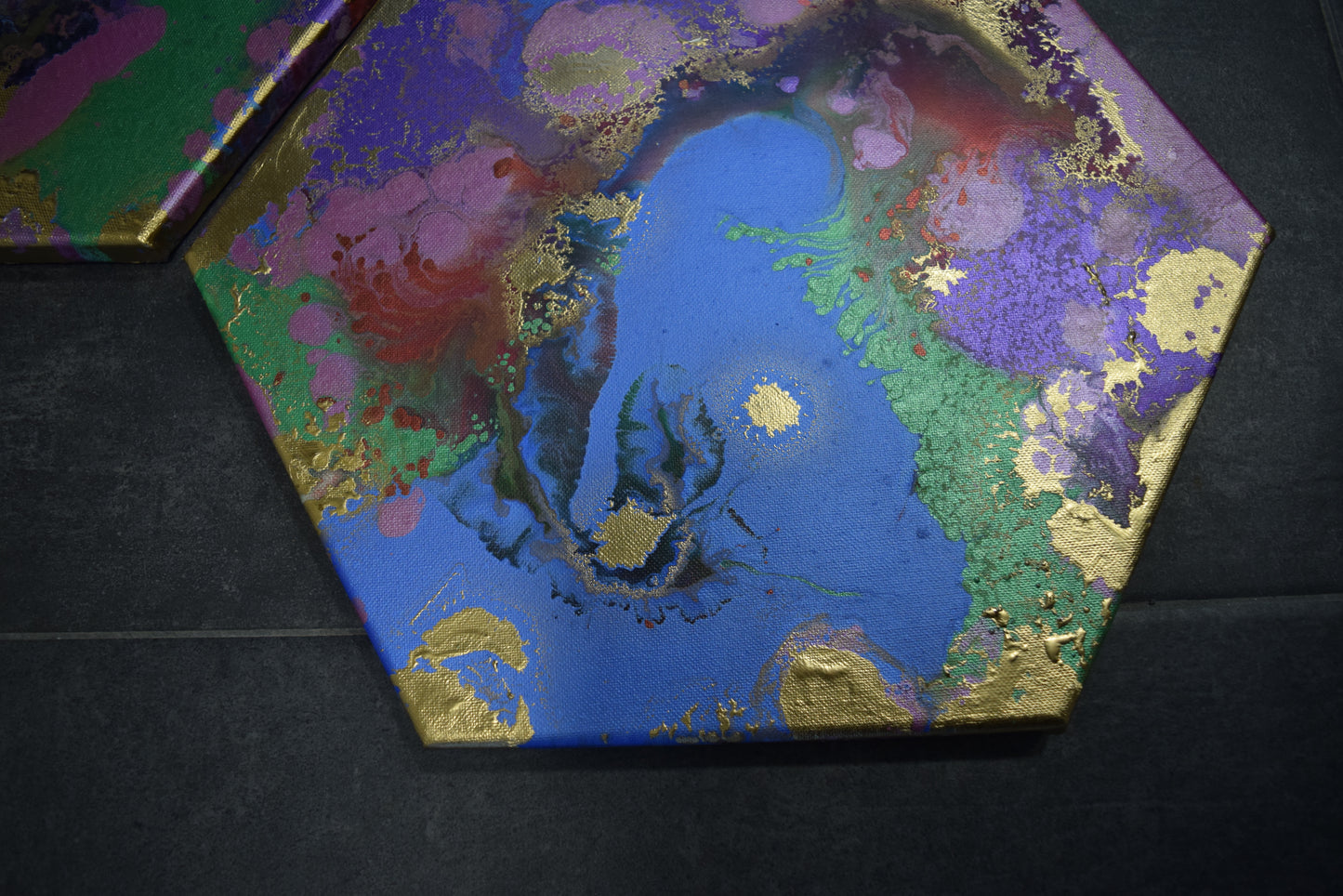 Leinwand Wandbild Acryl Arcylpouring Aryclleinwand mit Gold Highlights "six-colored"