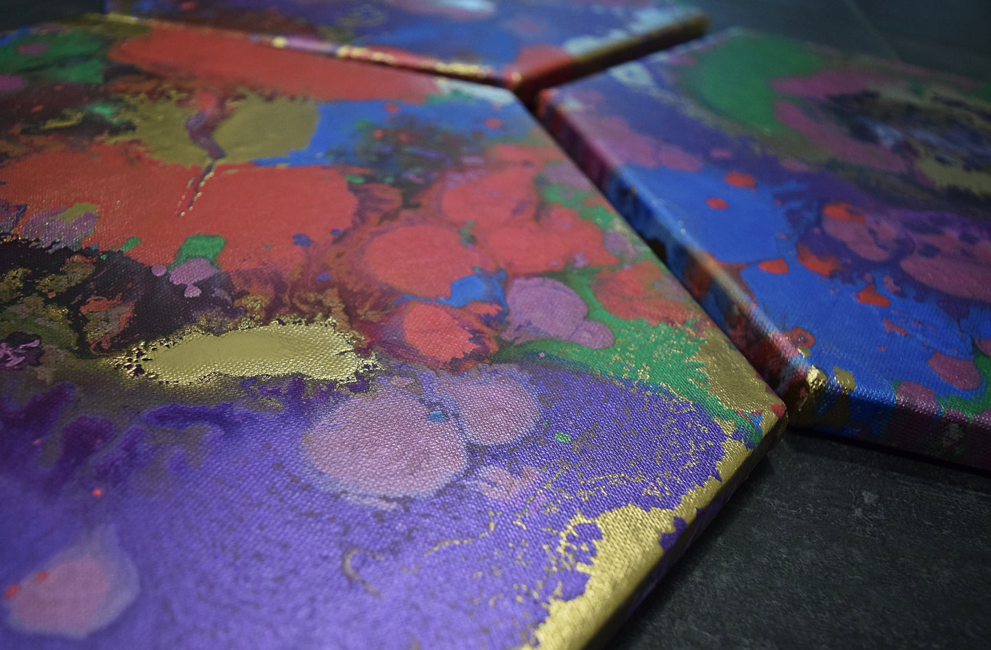 Leinwand Wandbild Acryl Arcylpouring Aryclleinwand mit Gold Highlights "six-colored"
