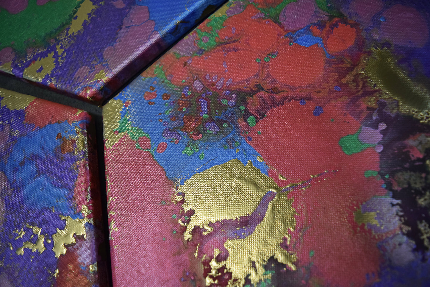 Leinwand Wandbild Acryl Arcylpouring Aryclleinwand mit Gold Highlights "six-colored"