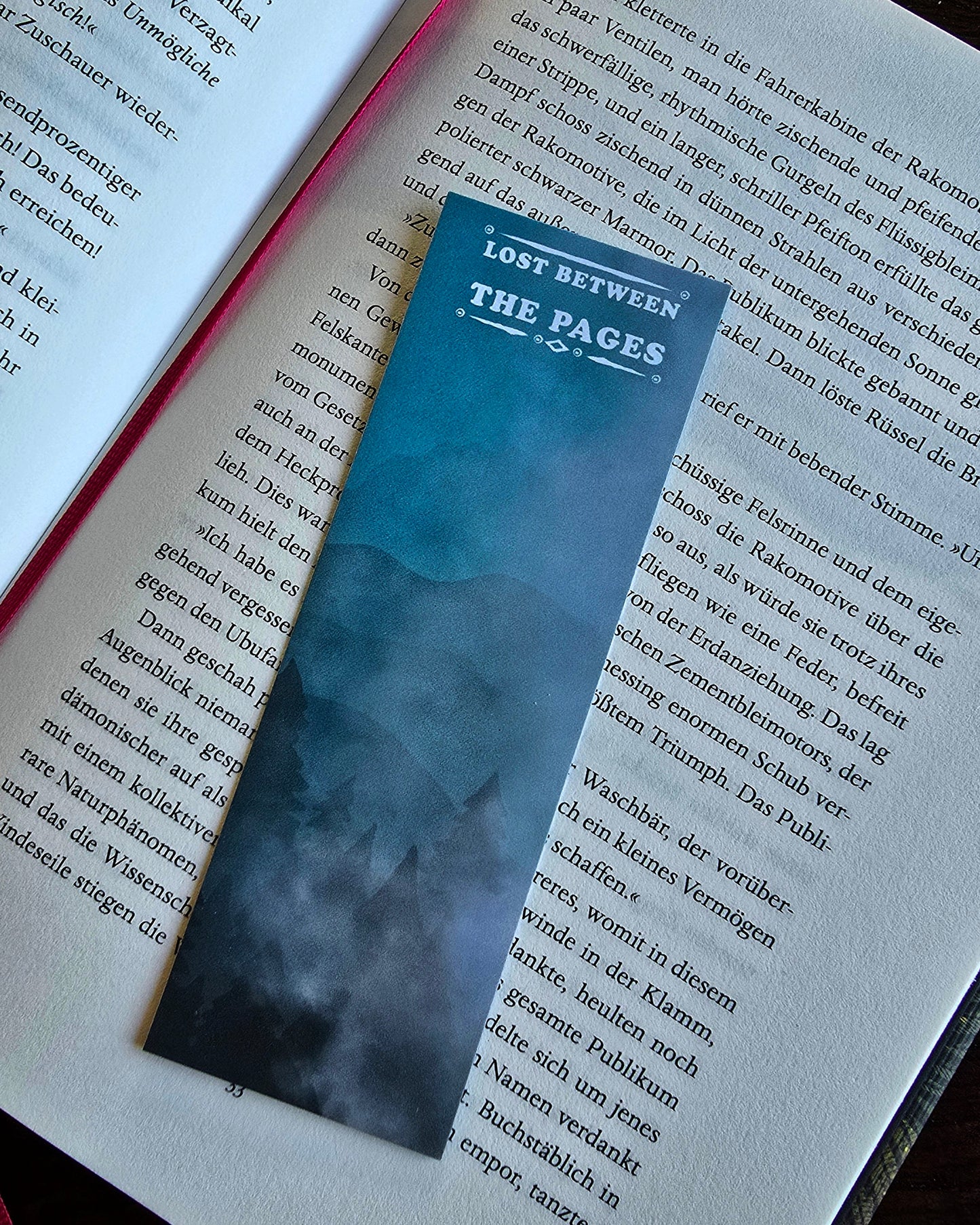 Lesezeichen "Lost Between The Pages"