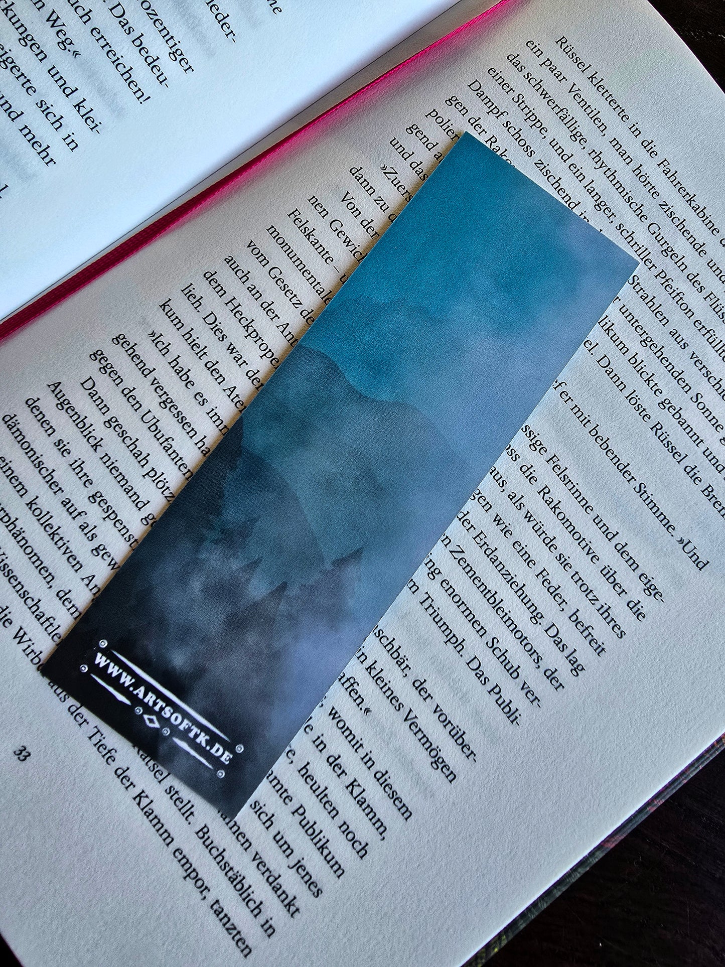 Lesezeichen "Lost Between The Pages"