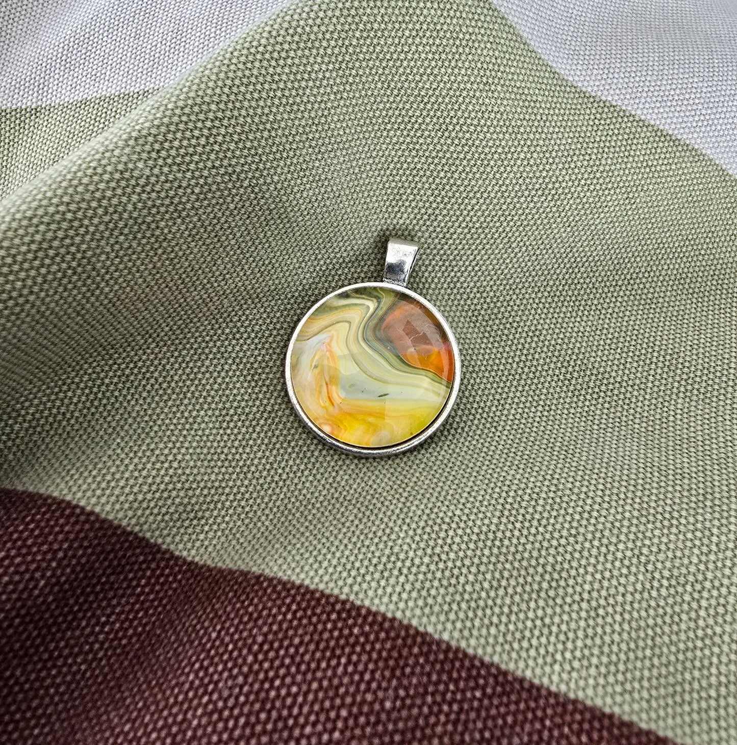 Unikat Acryl Anhänger Halskette Cabochon  Ø 25 mm